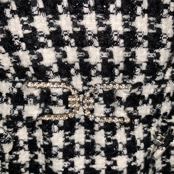 Gorgeous neckline jacket Arden B w/crystals on Belt - Picture 2 of 8